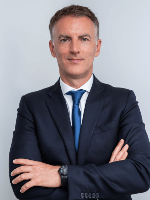 András Szakonyi András Szakonyi